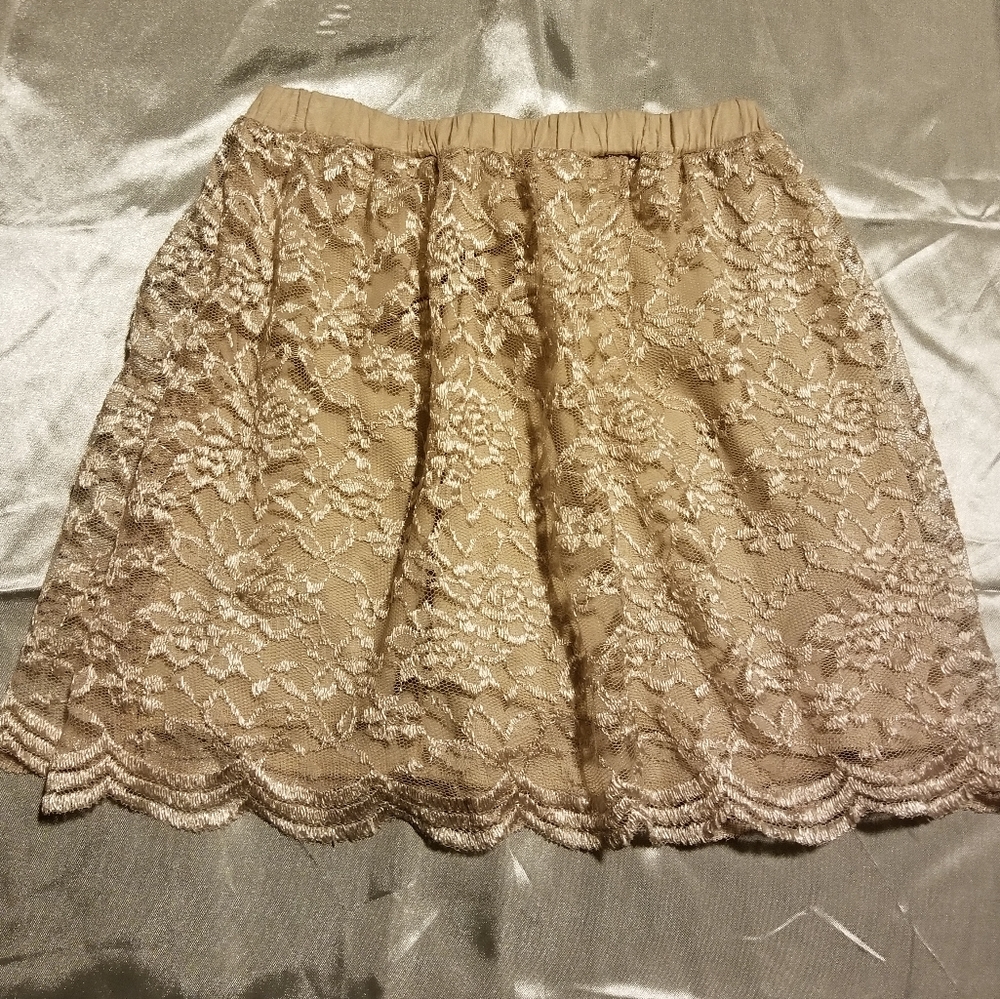 B Jewel Lace Mini Skirt ~ sz S